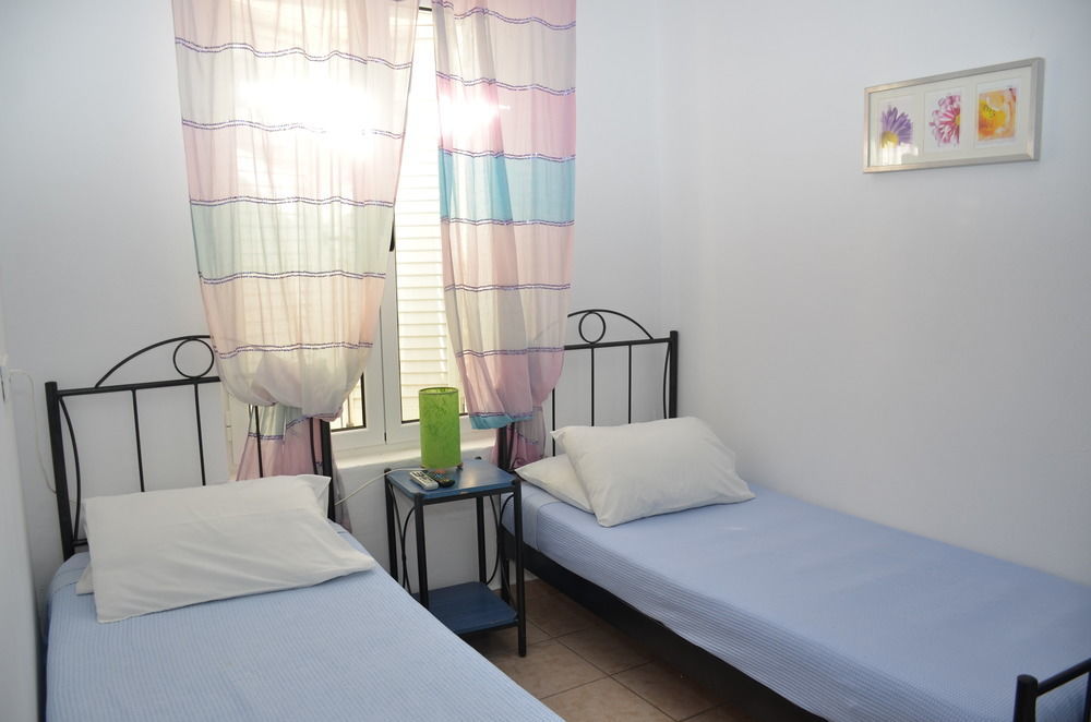 Hermes Rooms Tinos Bagian luar foto